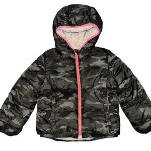 GapKids Reversible Camouflage Puffer/Sherpa Jacket 💗